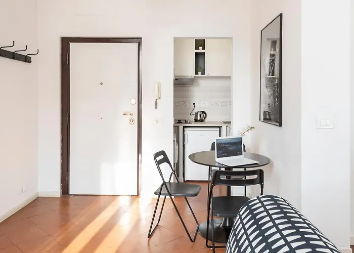 White Flat Termini Daire Roma