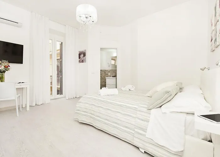White Flat Termini Daire