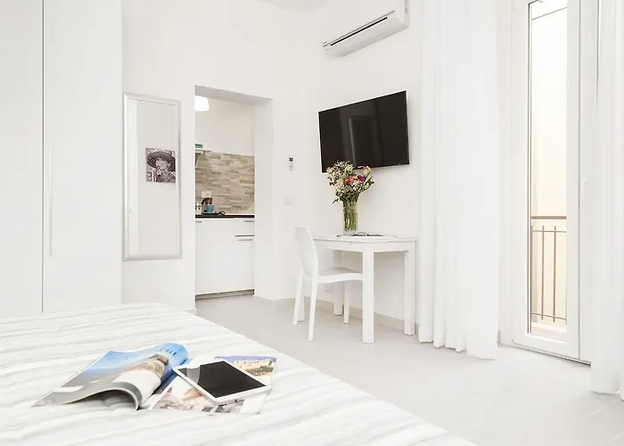 White Flat Termini