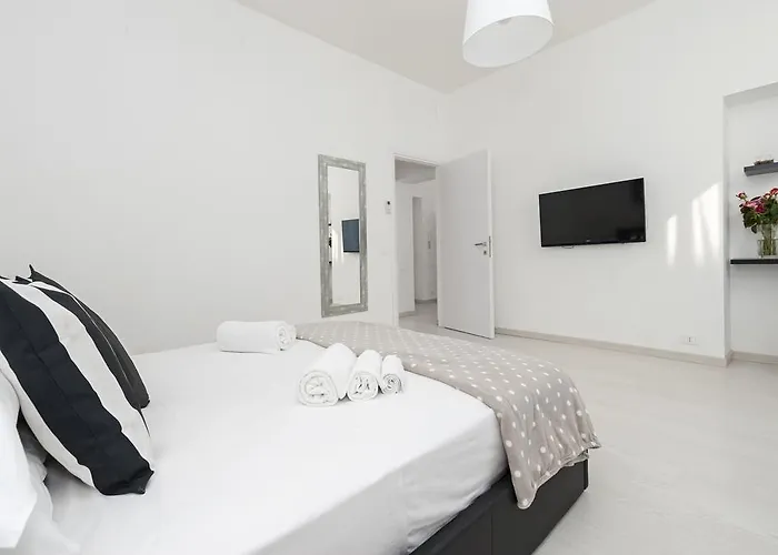 White Flat Termini Roma